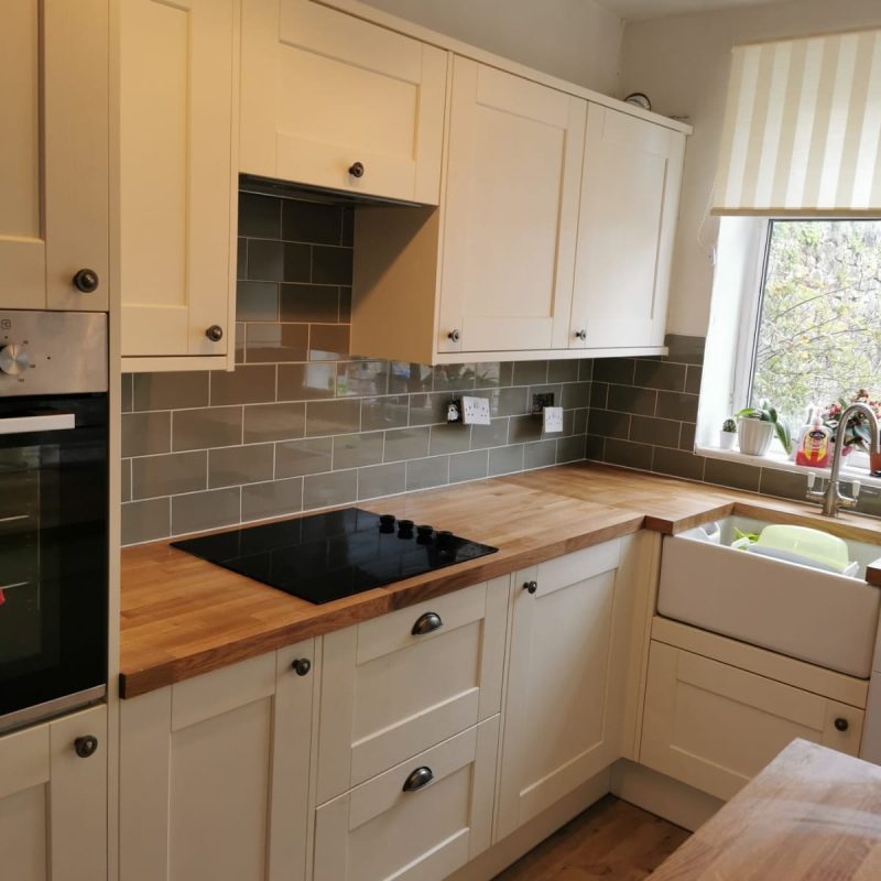 Image gallery 6 beige kitchen with wooden worktops